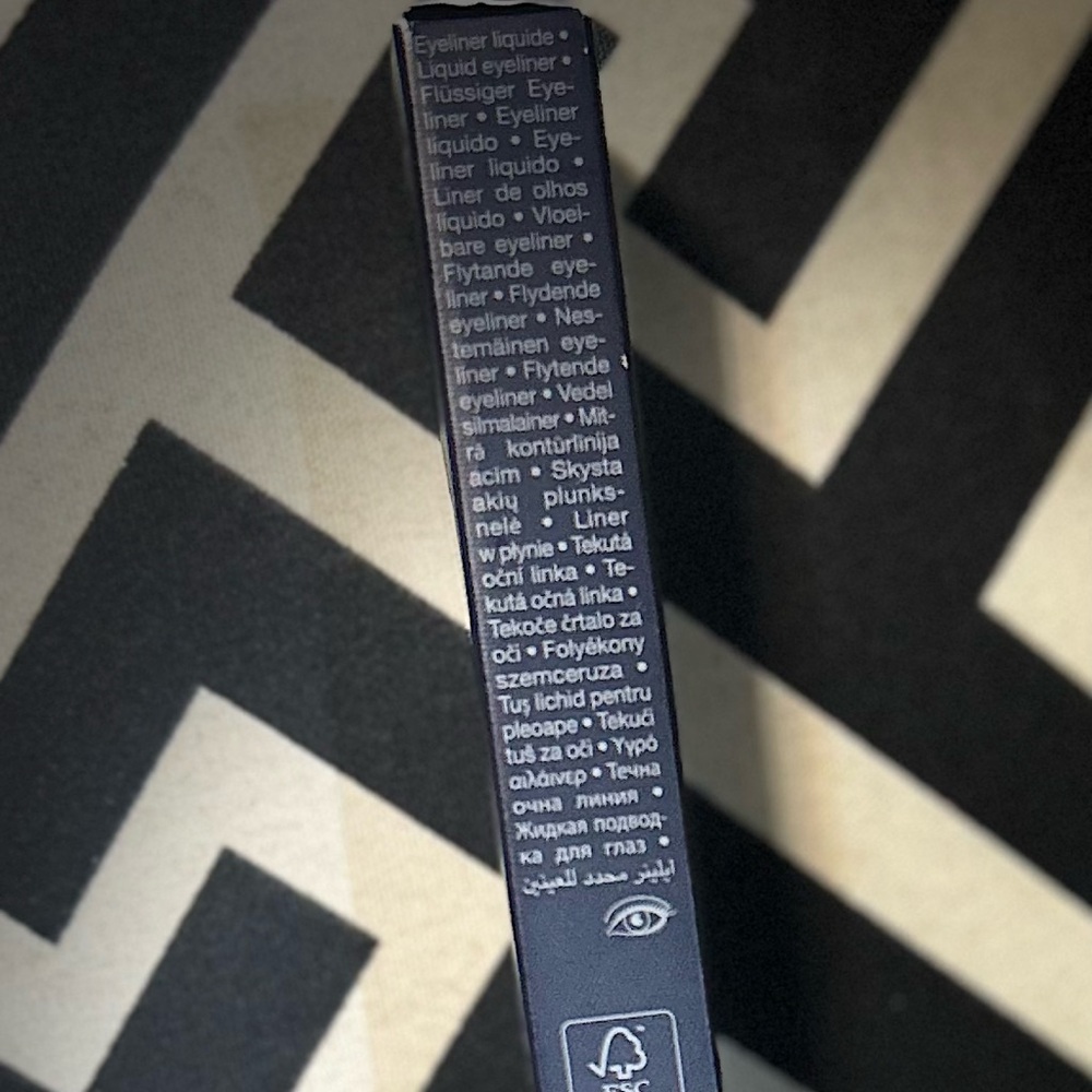 Dior Black Liquid Eyeliner - Diorshow On Stage Liner - Picture 8 of 9